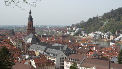 Historische-Altstadt-Und-Kirche-In-Deutschland