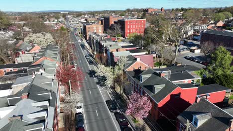 Cars-driving-on-city-one-way-street