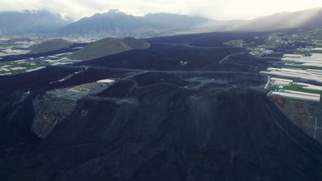 Flug-über-Den-Vulkangürtel-Des-Tajogait-Vulkans,-Der-2021-Auf-La-Palma-Ausbrach