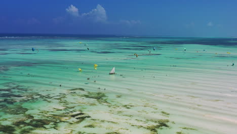 Kitesurfen-In-Sansibar---Paje-Beach,-Luftaufnahme-4K