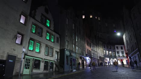 Busque-Victoria-Street-En-Edimburgo-En-Una-Noche-Ocupada