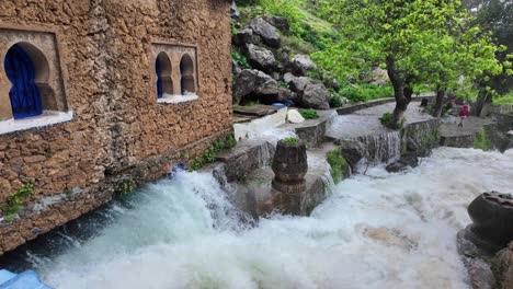 La-Cascada-De-Ras-El-Ma-En-Chefchaouen,-Marruecos,-Alto-Déficit-De-Agua.