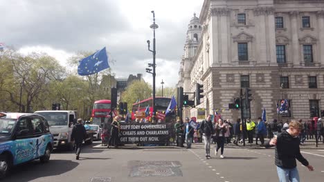 Menschen-Genießen-Die-EU-Aufführung-In-Westminster