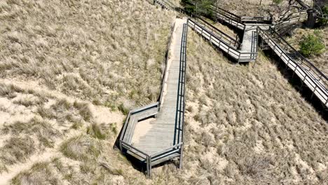 Boardwalk-and-scenic-lookout-point