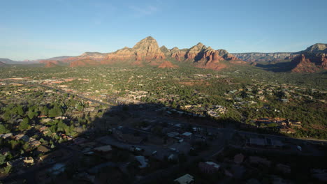 Sedona,-Arizona-USA,-Aerial-View-of-Valley,-Houses-and-Stunning-Landscape-on-Sunny-Morning