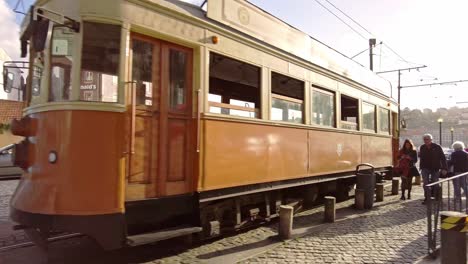 Porto-Straßenbahn-Stadtrundfahrt-Richtungswechsel