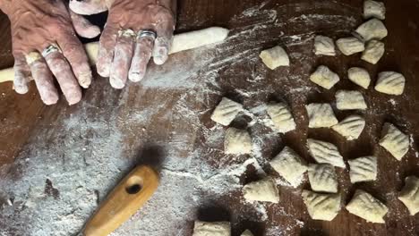 Gnocchi,-Traditionelle-Italienische-Handgemachte-Pasta