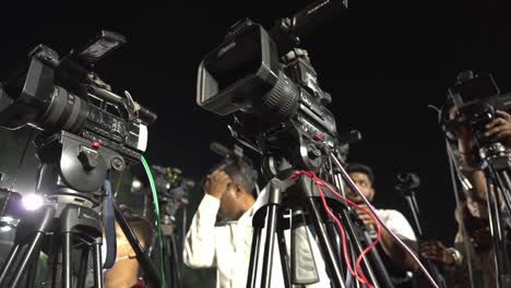 Video-journalists,-press,-and-media-during-Uddhav-Thackeray-Lok-Sabka-Election-Campaign-2024