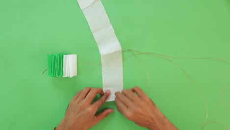 Making-colorful-paper-arts-garland,-handmade-paper-crafts