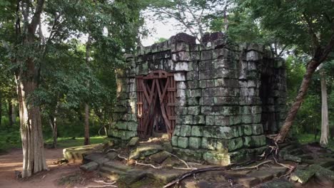 Camera-orbits-ancient-Prasat-Linga-One-at-Koh-Ker-temple-in-Cambodia