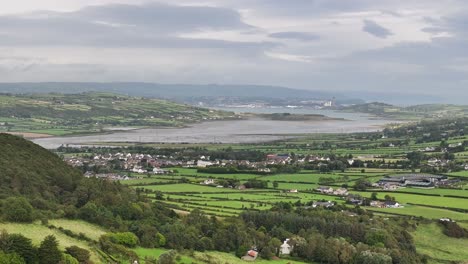 Faro-De-Blackhead-Cerca-De-La-Ciudad-Costera-De-Whitehead-En-El-Condado-De-Antrim,-Irlanda-Del-Norte