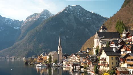 Hallstatt,-a-fairytale-town-in-Austrian-mountains,-on-a-bright-sunny-morning