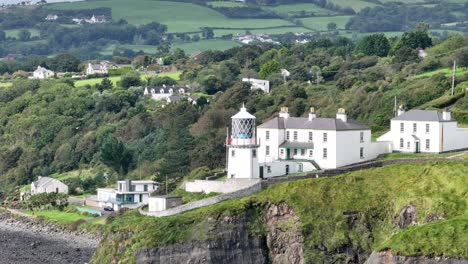 Blackhead-Lighthouse-near-seaside-town-Whitehead-in-County-Antrim,-Northern-Ireland