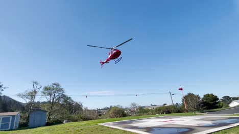 Helicóptero-De-Rescate-De-Emergencia-Médica-De-Vuelo-Cal-ore-Life-Flotando-En-El-Aire,-Velocidad-Regular