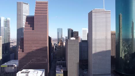 Rascacielos-Y-Torres-Del-Centro-De-Houston,-Texas,-EE.UU.,-Disparo-De-Drone