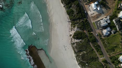 West-Beach-and-houses-ocean-view,-Esperance-in-Western-Australia
