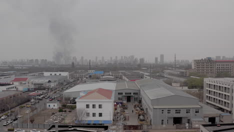 Industrielle-Emissionen-Und-Luftverschmutzung-In-Tianjin,-Einem-Der-Wichtigsten-Produktions--Und-Logistikzentren-Chinas