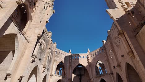 Architektonisches-Wunderwerk-In-Son-Servera,-Nie-Fertiggestellte-Kirche-Von-Joan-Rubio-Mallorca,-Spanien