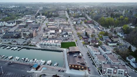 Aerial-Location-Shot-Of-Downtown-Port-Washington,-Wisconsin,-USA