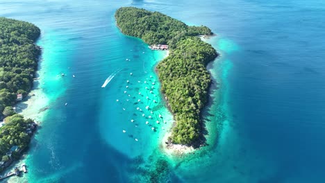 Crystal-clear-waters,-Rubiah-Island,-beautiful-location,-Pulau-Weh,-aerial