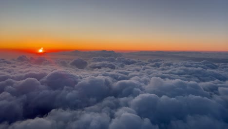 Feuer-Luftaufnahme-Sonnenaufgang-Links-Aus-Einem-Flugzeug-Cockpit