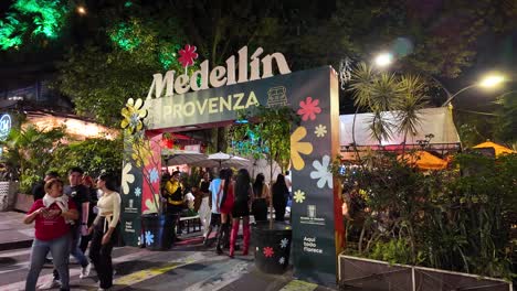 Nightlife-blooms-in-Medellín's-Provenza-with-vibrant-street-decor-and-lively-crowds