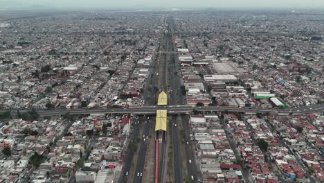 Vista-Drone-Del-Barrio-Ecatepec,-Av-Central,-Cdmx-Suburbios