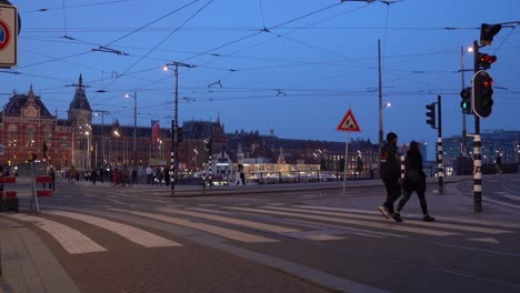 Street-view-scene-at-night-time