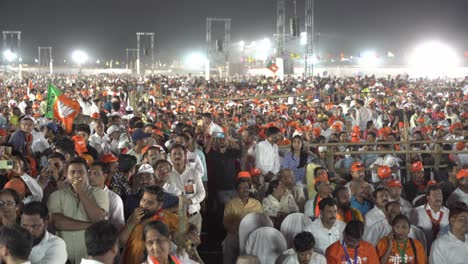 Gran-Multitud-De-Personas-Durante-La-Campaña-Electoral-Del-Partido-Bhartiya-Janta-Lok-Sabha-Manifestación-Pública-Por-El-Primer-Ministro-Indio-Narendra-Modi