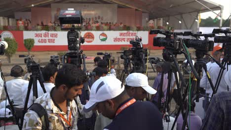 Video-journalists,-press,-and-media-during-the-Indian-Lok-Sabka-Election-Campaign-by-BJP-leader-and-Prime-Minister-Narendra-Modi