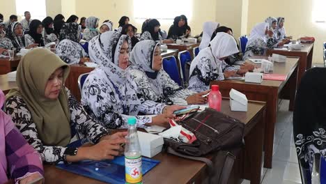 A-group-of-teachers-are-having-a-meeting,-Pekalongan-Indonesia-September-21-2022