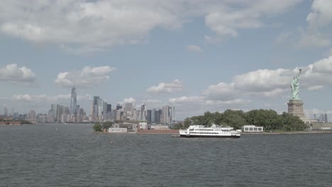 Lady-Liberty-Graces-NY-Sky