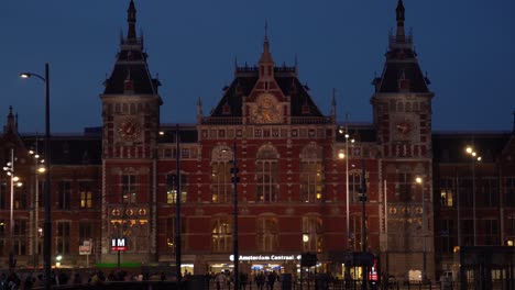 Street-view-scene-at-night-time