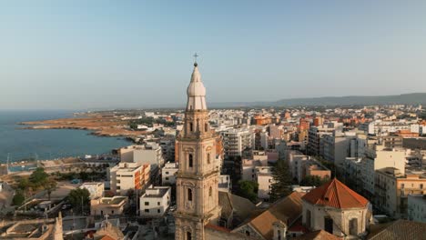 Drone-shot-overlooking-Monopoli,-Puglia