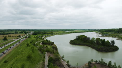 Natürliche-Landschaft-Des-Patriot-Lake-Und-Des-Shelby-Farms-Park-Im-Frühling-In-Memphis,-Tennessee