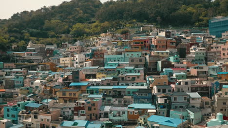 Pueblo-Cultural-De-Gamcheon-En-Busan,-Corea-Del-Sur