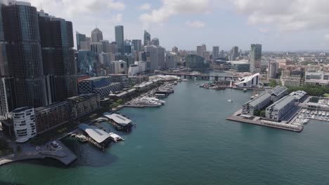 Darling-Harbour-Und-Cockle-Bay-In-Sydney,-Australien