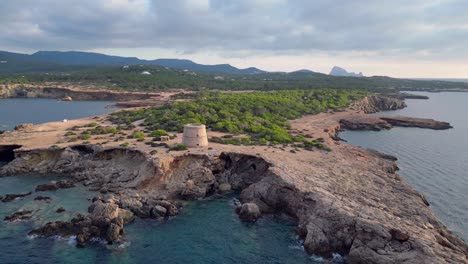 Mediterráneo-Costero-Atardecer-Antigua-Torre-Histórica