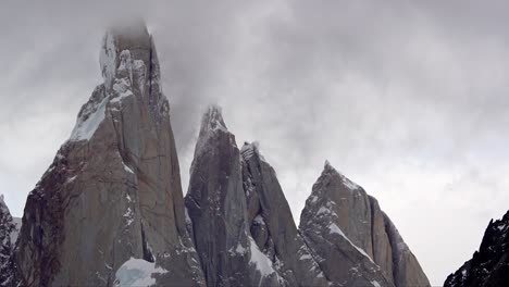 Timelapse-De-Cerro-Torre,-Egger-Y-Standhardt