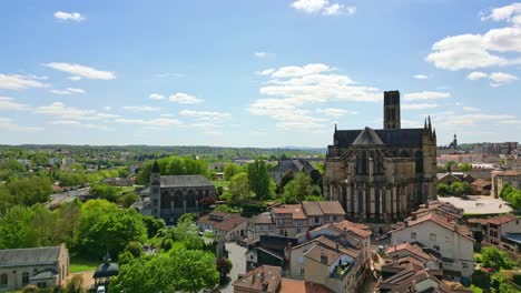 Catedral-De-Saint-Etienne-Y-Abadía-De-Sainte-Marie-De-La-Regle,-Limoges-En-Francia