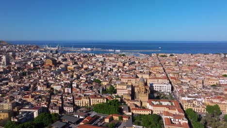 Hohe-Luftaufnahme-über-Palermo,-Sizilien,-Italien-An-Einem-Typischen-Sommertag