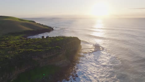 Toma-De-Drones-Temprano-En-La-Mañana-Del-Cabo-De-Gerringong-En-Nueva-Gales-Del-Sur,-Australia