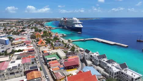 Bonaire-Skyline-At-Kralendijk-In-Bonaire-Netherlands-Antilles