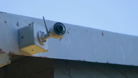 CCTV-cameras-installed-on-the-roof