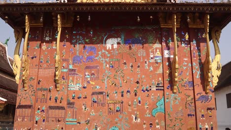 Farbige-Glasmosaike-Des-Buddhistischen-Tempels-Wat-Xieng-Thong-In-Luang-Prabang,-Laos,-Reisen-Durch-Südostasien