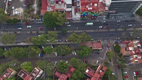 Hiperlapso-De-Avenida-Universidad-Y-Unidades-Residenciales-En-Coyoacán,-Ciudad-De-México