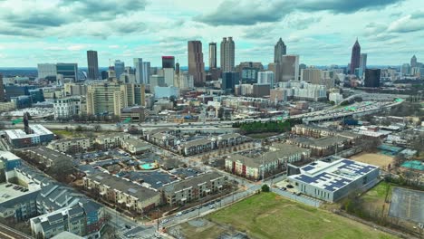 City-Skylines-And-Road-Traffics-In-Atlanta,-Georgia,-USA