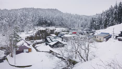 Snowy-Landscape-in-Yamagata-Prefecture,-Ginzan-Onsen-Valley-Town