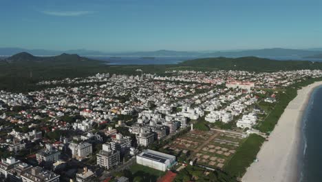 Luxury-residences-and-condominiums-along-the-famous-beaches-of-Jurere-and-Jurere-Internacional-in-Florianopolis,-Brazil