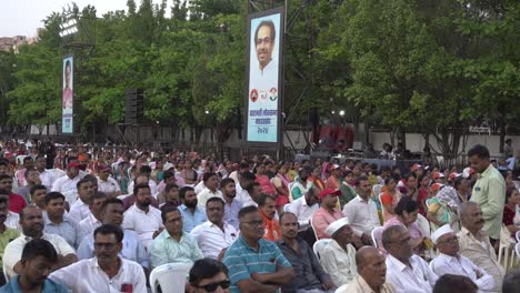 Menschenmenge-Während-Lok-Sabha-Wahlkampf-Von-Uddhav-Thackeray-Auf-Dem-College-Gelände-In-Warje